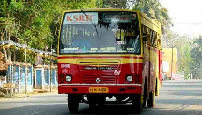 KSRTC bus catches fire; Panicked passengers jumped out the window, Thiruvananthapuram, News, KSRTC, Passengers, Fire, Natives, Kerala