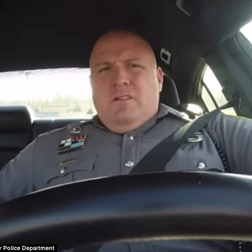 Video:デラウェア州のドーバー市警が、あえて市民に公開することにしたパトカー巡回中のジェフ・デイヴィス巡査の勤務中にあるまじき面白い実態を暴露した公式ビデオ ! !