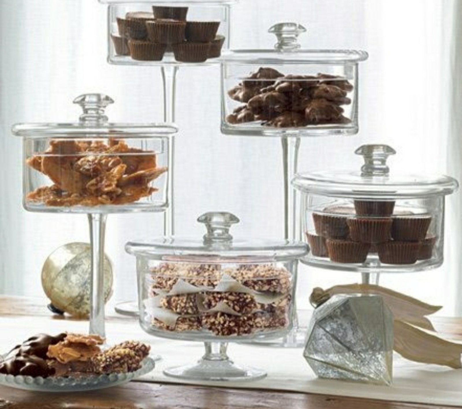 Хранение печенья. Емкость для сладостей. Баночки для хранения печенья. Ваза для конфет и печенья. Стеклянная ваза с крышкой для печенья.