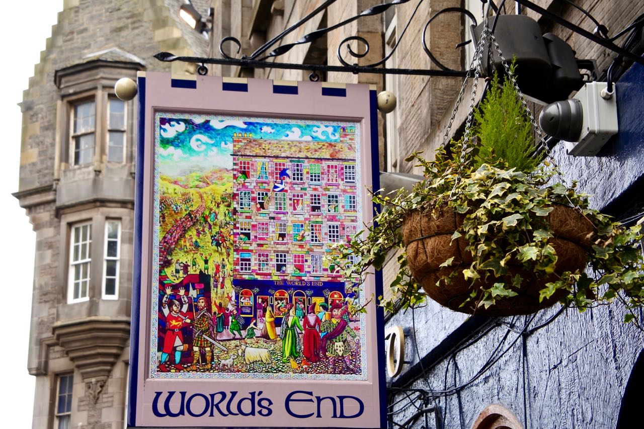 Green Gourmet Giraffe Edinburgh pubs World's End, The Southern and Tiles