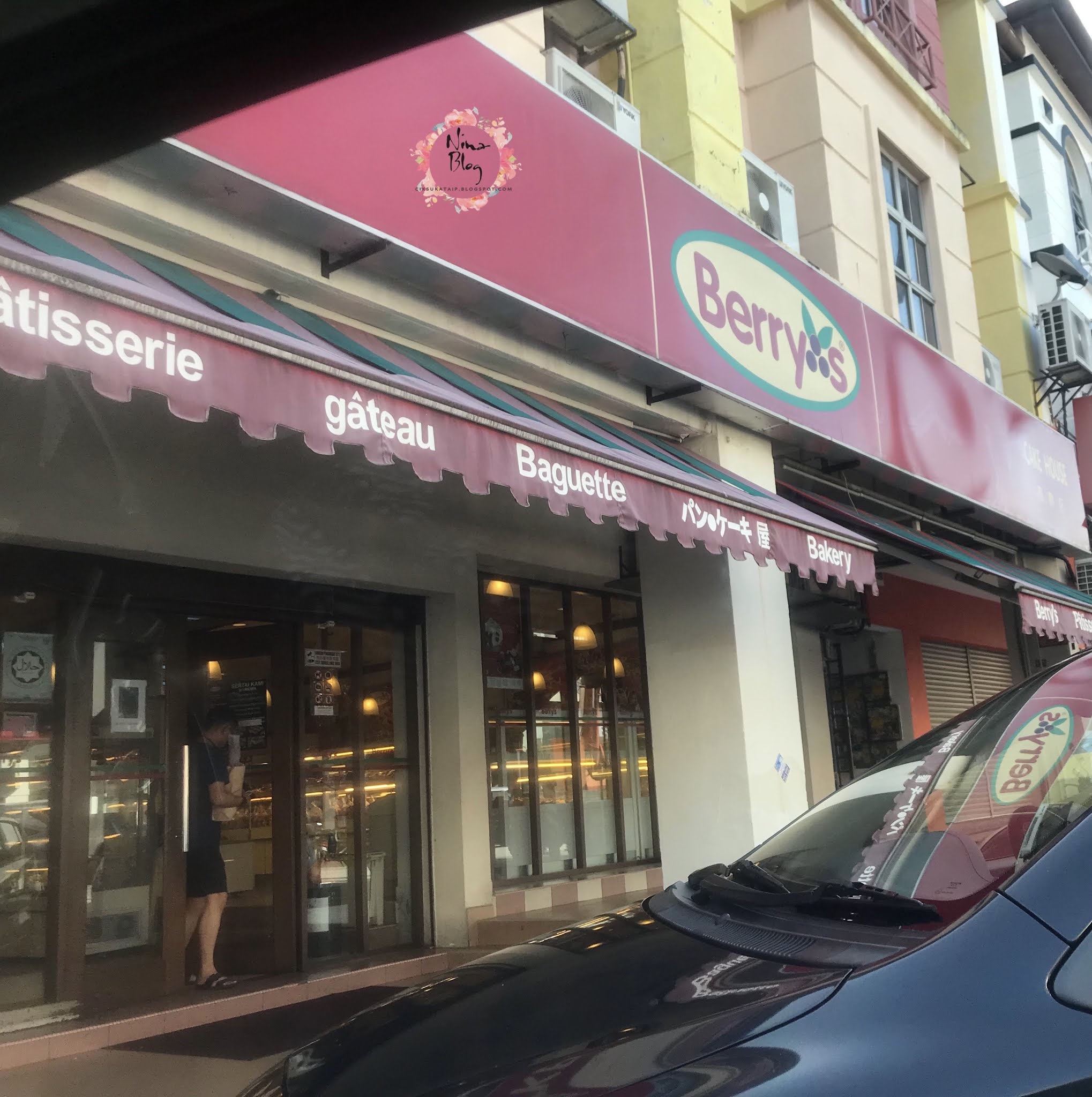 Tart Dan Roti Di Berry's Cake House, Taipan Subang Jaya cik sukα taip