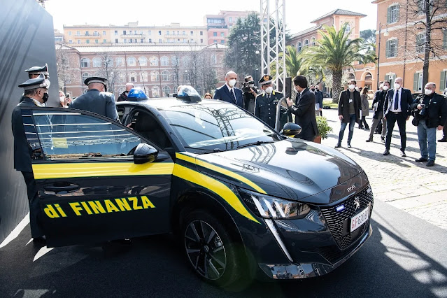 mobil polisi italia