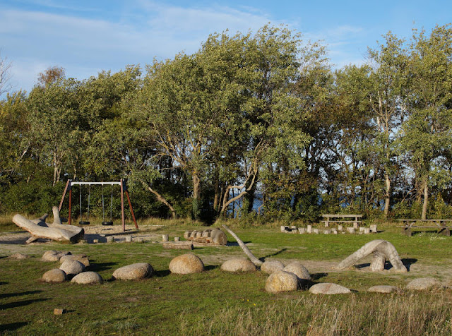 Die Ostseeinsel Bornholm: 12 neue Ausflüge für Familien. Der Spielplatz in Snogebaek eignet sich gut für einen Ausflug mit kleinen Kindern.