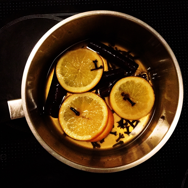 CUT and DRY How to Make Your Home Smell Like the Holidays Year Round