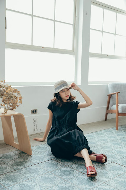 墨水筆日記造型鬆緊洋裝