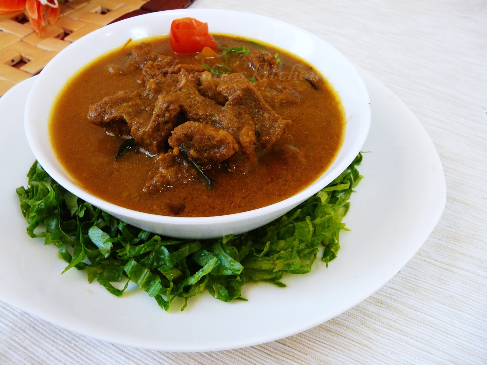 Мясо карри. Биф карри. Beef Curry блюдо. Beef Masala Curry. Индийское карри с говядиной.