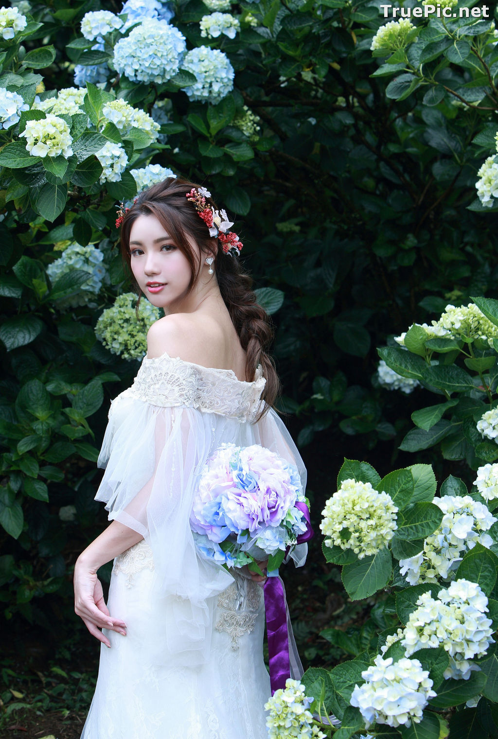 Image Taiwanese Model - 張倫甄 - Beautiful Bride and Hydrangea Flowers - TruePic.net - Picture-23