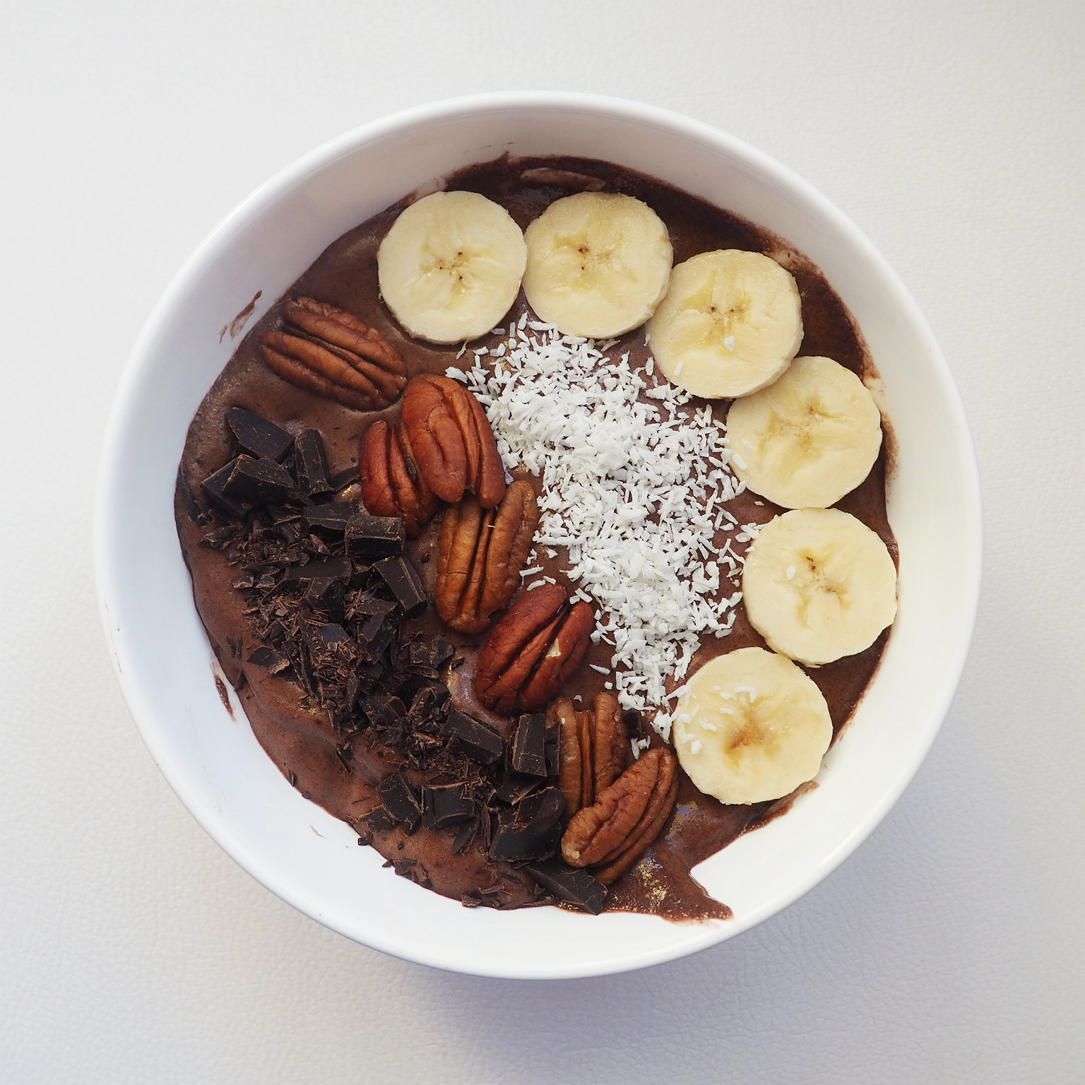 Čokoládová smoothie bowl / Chocolate smoothie bowl Paleo Girl In Prague
