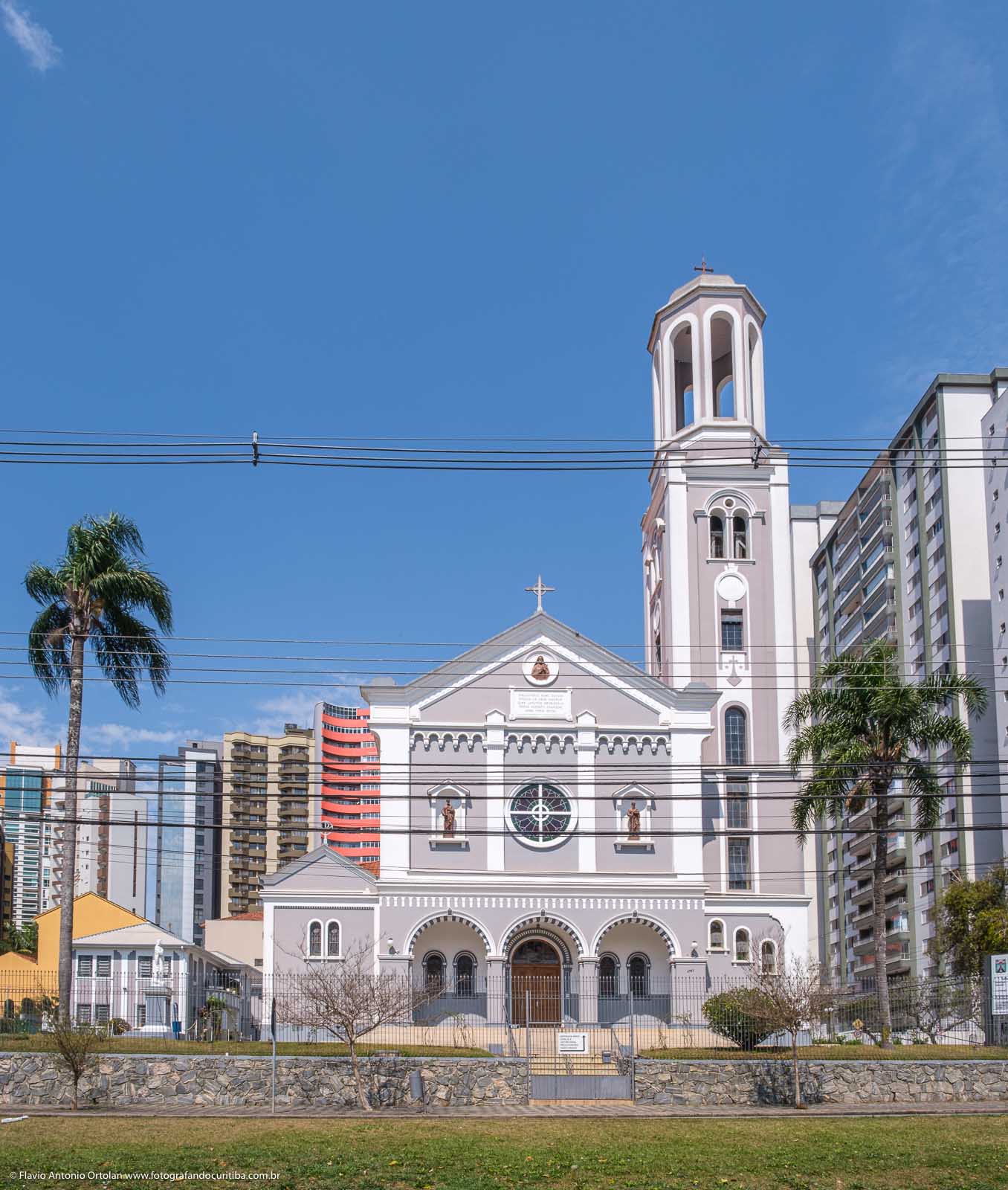 Fotografando Curitiba Igreja Santa Teresinha do Menino Jesus Fotografando Curitiba Igreja Santa Teresinha do Menino Jesus