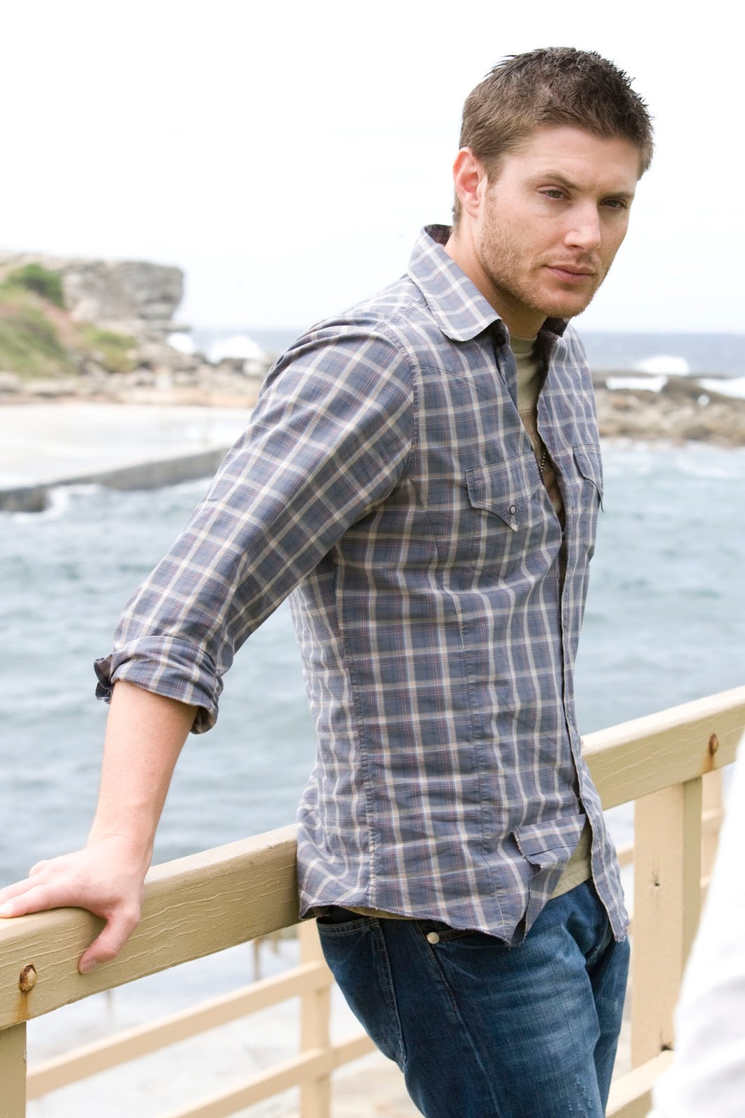 Celebrities: JENSEN ACKLES