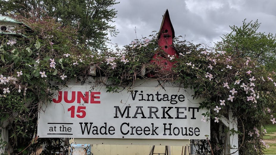 THE WADE CREEK HOUSE in Estacada FAIRY GARDENS.... SO FUN!