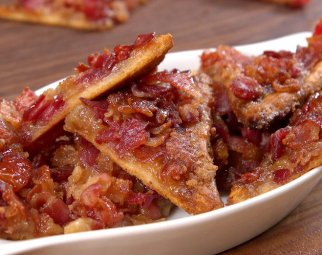 Maple Caramel Bacon Crack #easy #appetizers