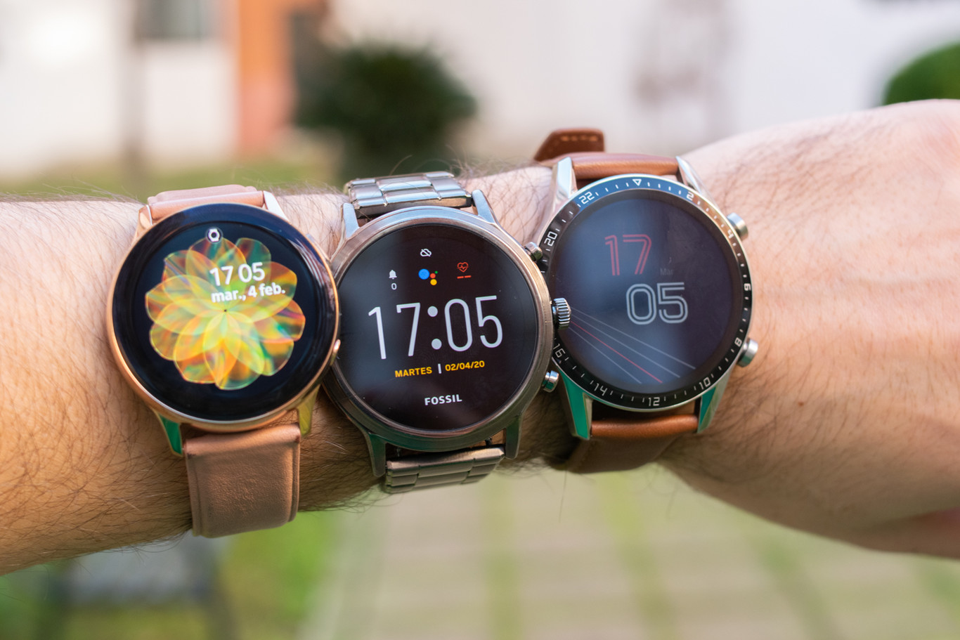 Samsung watch gt. Часы самсунг Galaxy watch 2020. Смарт часы 2020 самсунг. Хуавей вотч фит vs вотч фит 2. Huawei watch 3 или Samsung watch 5.