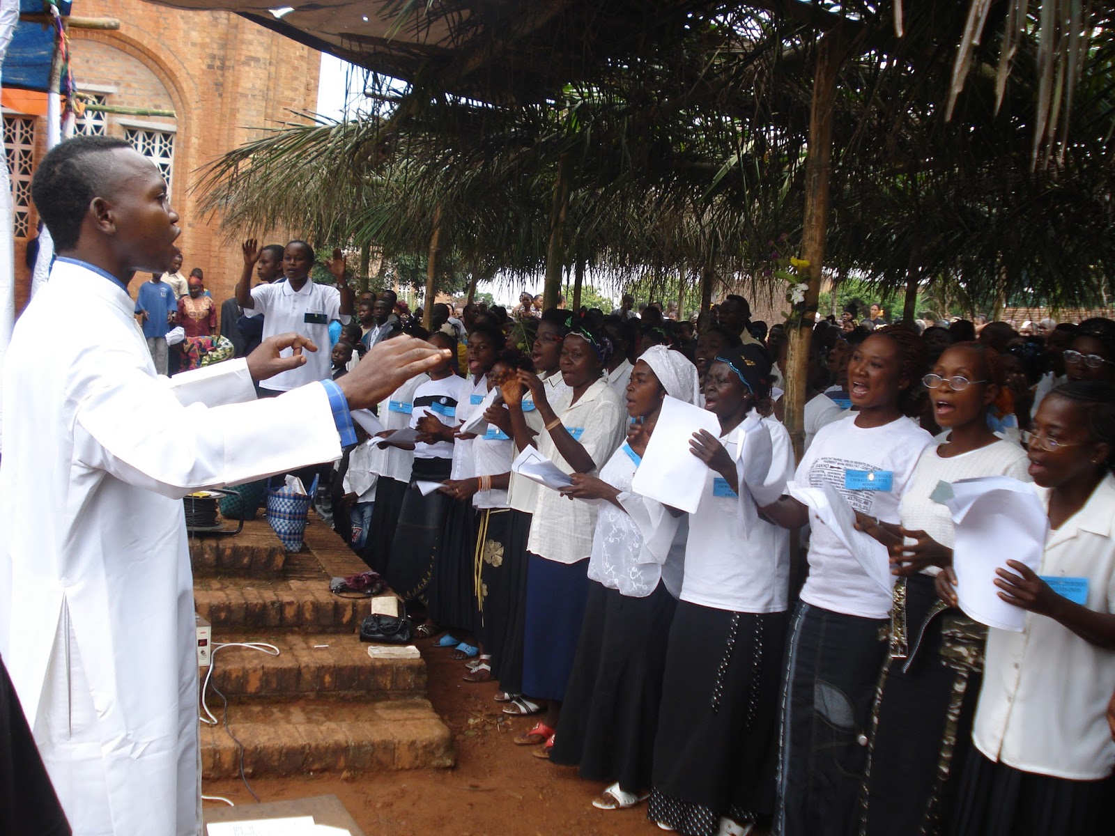 Un nouveau prêtre à Bondo