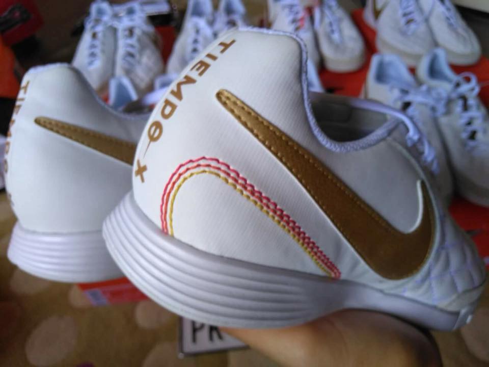 8 New Pictures: White / Gold Nike TiempoX Ronaldinho 2018 Boots Leaked