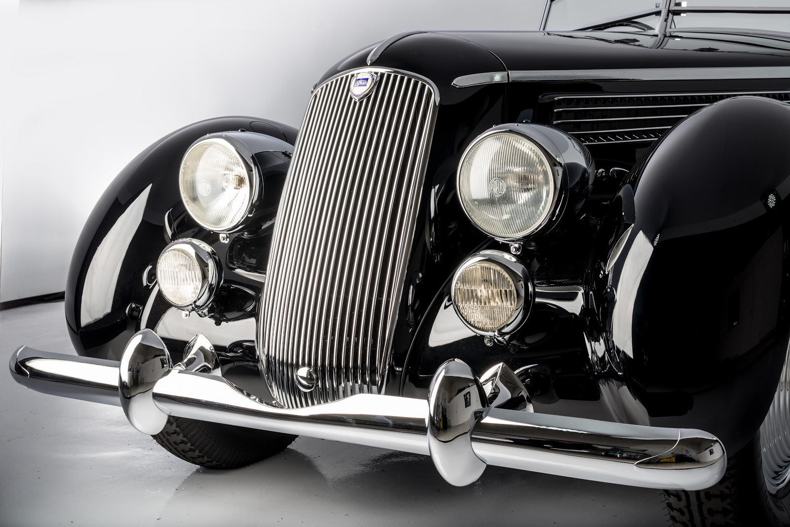 хромированные колпаки на ваз 2106. классика хром. хром колпаки на ваз 2106. классика хром. арки ваз 2103.