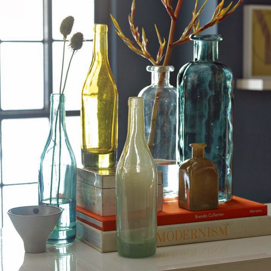 растение в стеклянной бутылке. бутыль в интерьере. стеклянная бутыль в интерьере. бутыль в интерьере. стеклянная бутыль в интерьере.