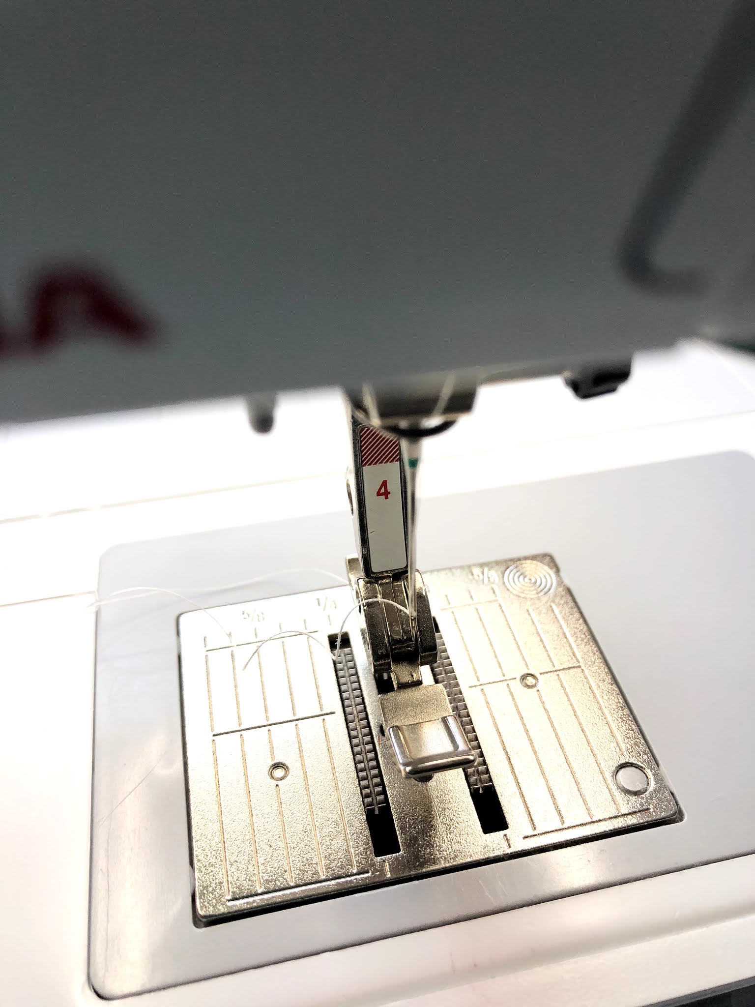 Miss Andrea Quilts Tutorial Pillow with Lapped Zipper Closure and