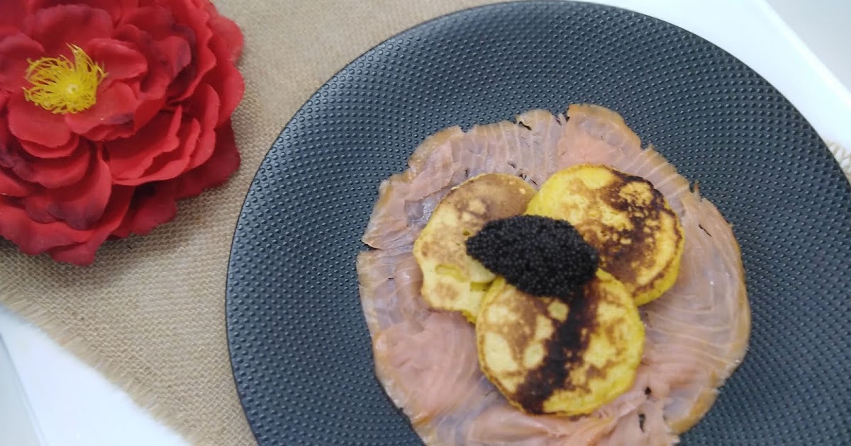 Blinis de maïs saumon fumé et oeufs de lumps