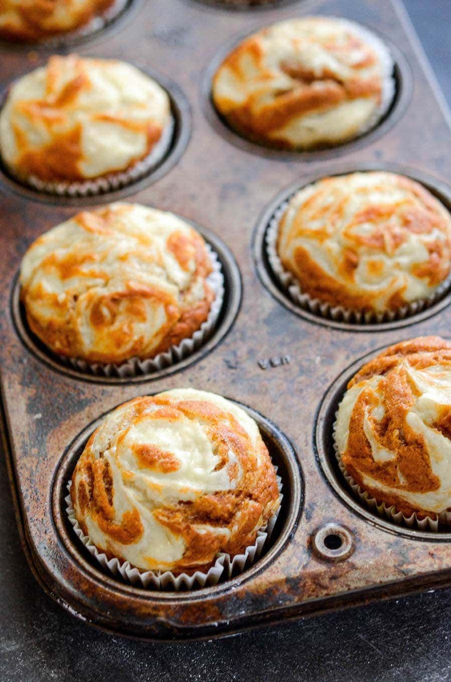 PUMPKIN CREAM CHEESE SWIRL MUFFINS #pumpkin #desserts #healthycake #recipes #muffins