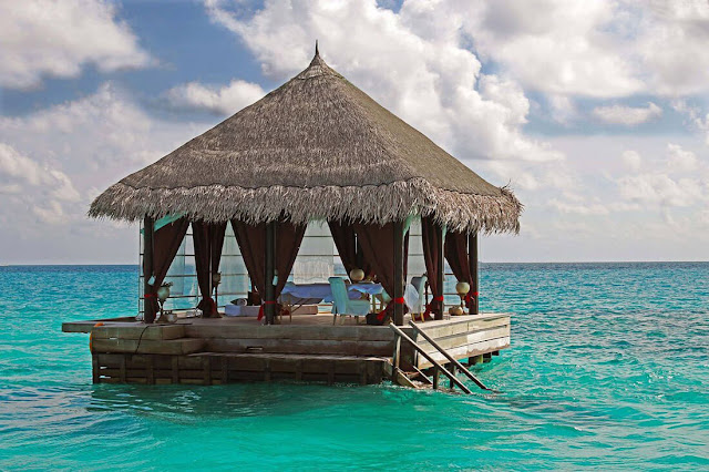 The most spectacular dining locations in the Maldives