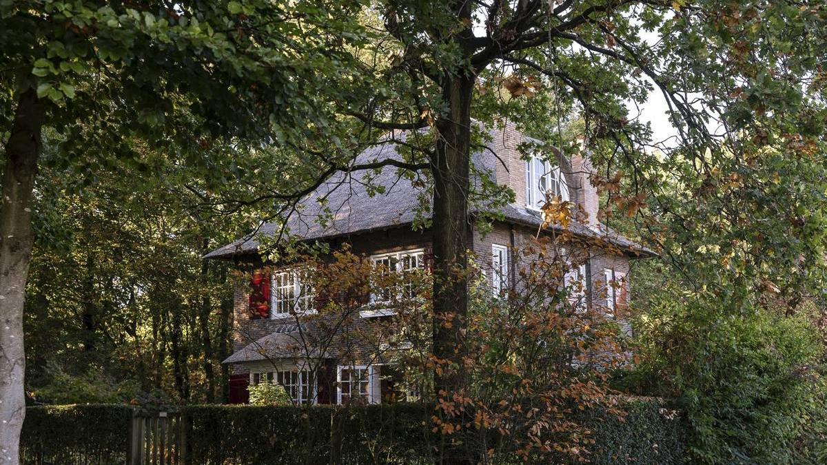 Studiebol: 't Hooge Nest, Roxane van Iperen, 2018.