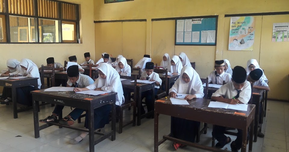 Materi Bahasa Indonesia Kelas 7 Menentukan Ciri Isi dan