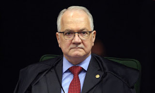 Fachin decidiu que Bolsonaro tem que respeitar lista tríplice para nomear reitores de federais Fachin decidiu que Bolsonaro tem que respeitar lista tríplice para nomear reitores de federais