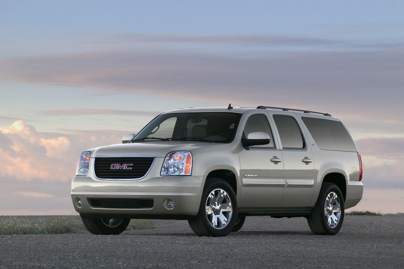 fast auto sports: 2011 GMC Yukon Suv Review