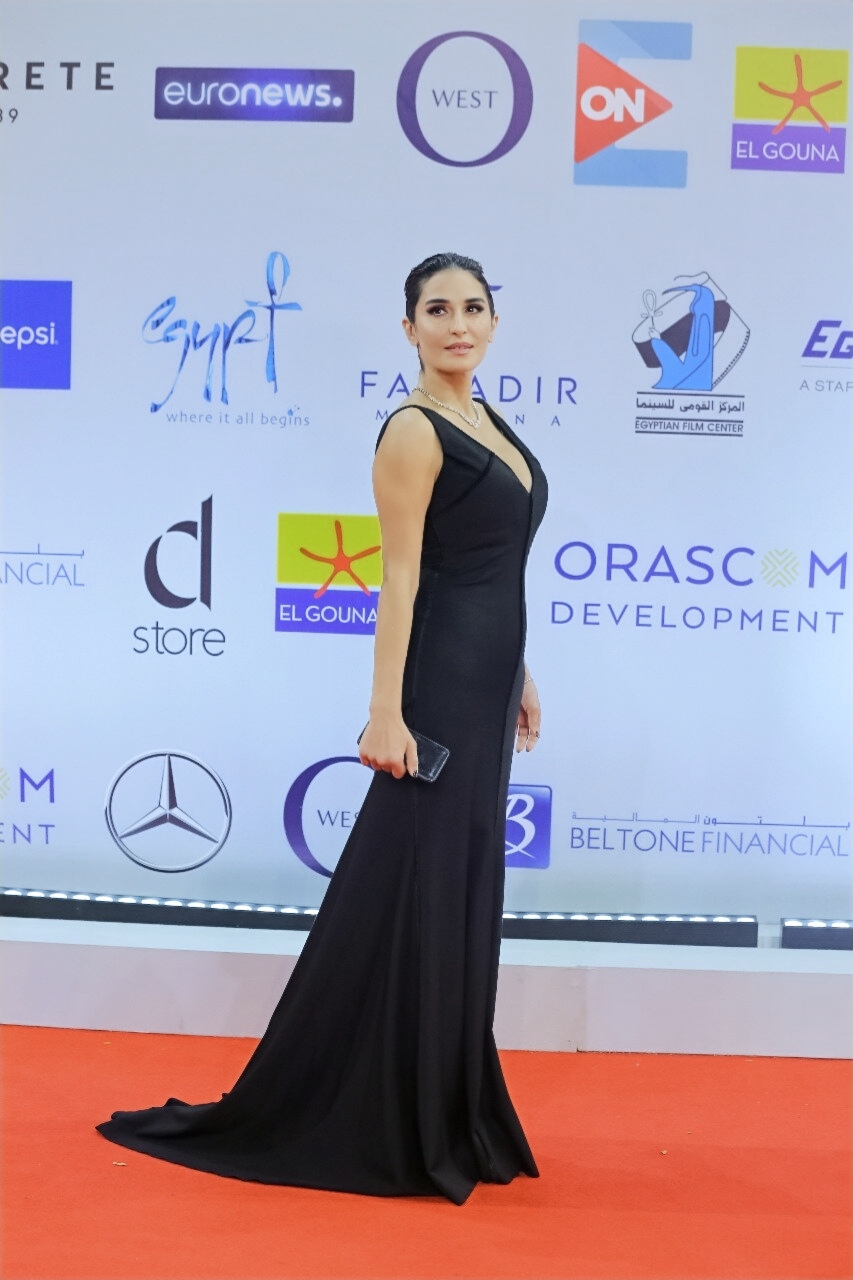 هكذا تلألأت فاطمة ناصر في سماء الجونة