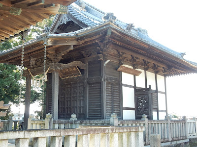 諏訪神社本殿