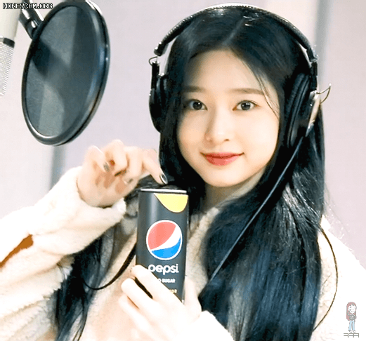 콜라는 김민주 콜라