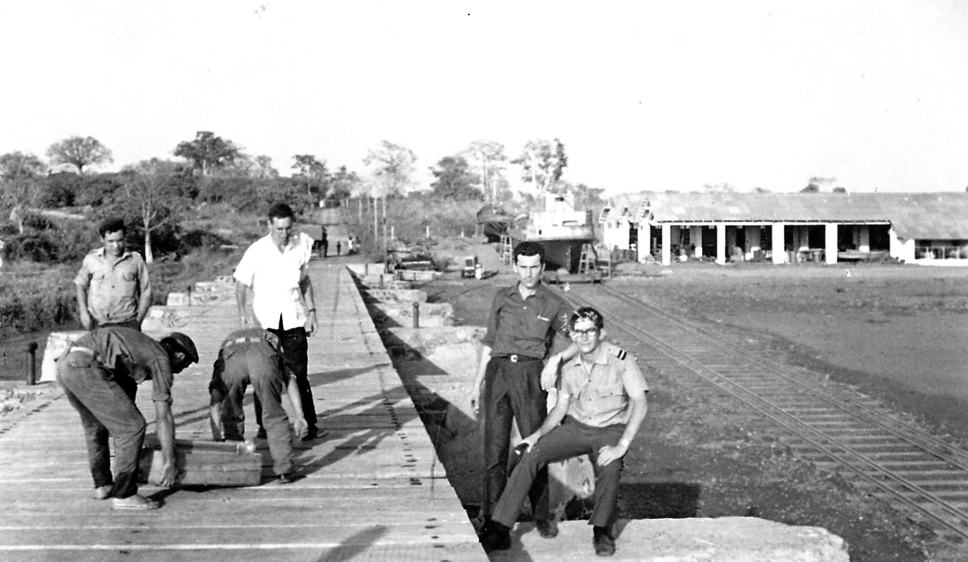 Luís Graça and Camaradas da Guiné Guiné 61/74 - P22339 Reavivando memórias do BENG 447 (João Rodrigues Lobo, ex-cmdt do Pelotão de Transportes Especiais, Brá, 1968/71)