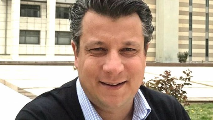 Κορονοϊός - Δερμιτζάκης: Θα πρέπει να μπει "κόφτης" στα sms εάν χρειαστεί - Τι τον ανησυχεί