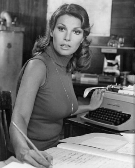 Movie Lovers Reviews Film Legends Raquel Welch