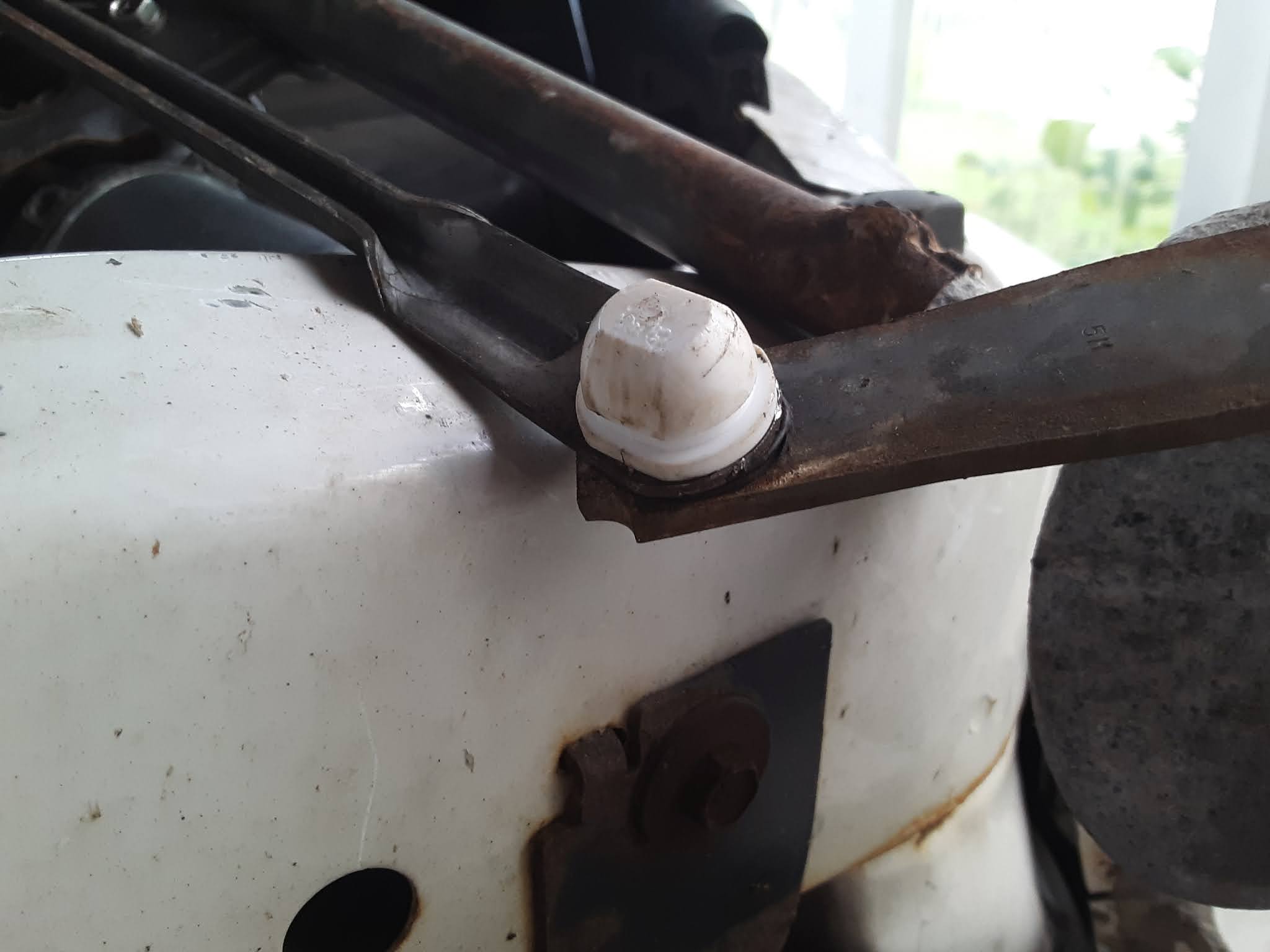 My Commentary and Technical help Chevy HHR Windshield Wiper Bushing