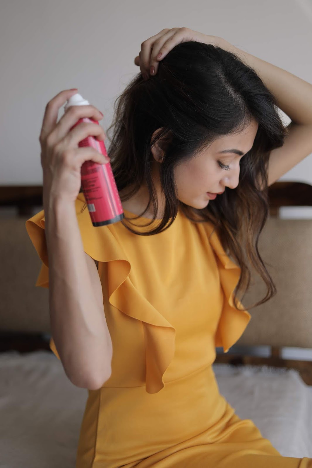 Voluminous Hairstyle with BBLUNT’s Back to Life Dry Shampoo and