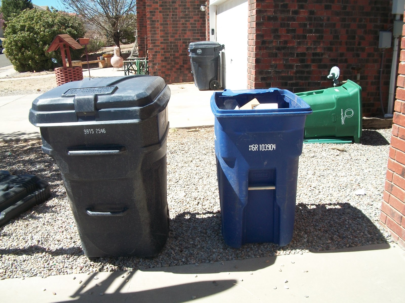 Rubbermaid Kitchen Recycling Bin Review: Hidden Recycler