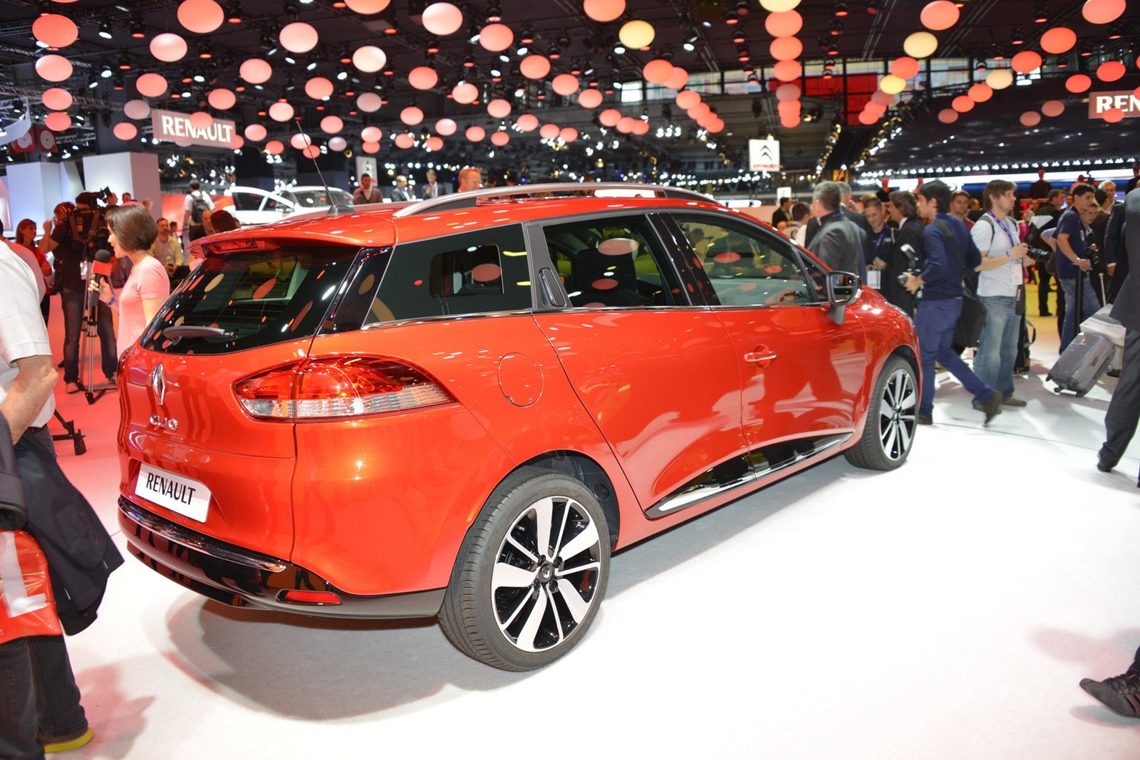 2013 Renault Clio 4 Sport Tourer Paris’te Tanıtıldı Turkeycarblog jpg (1600x1067)