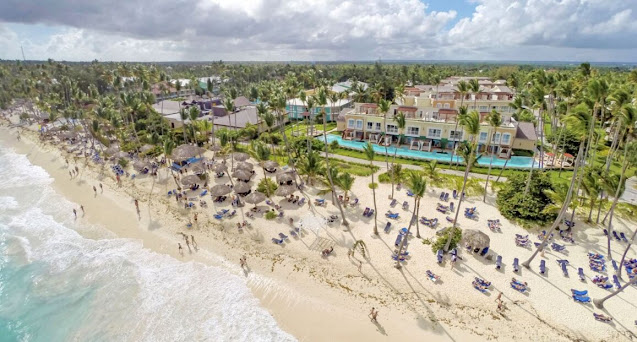 Enjoy an all-inclusive vacation on the beautiful Dominican Republic coast with family and friends at the Grand Palladium Bávaro Suites Resort & Spa.