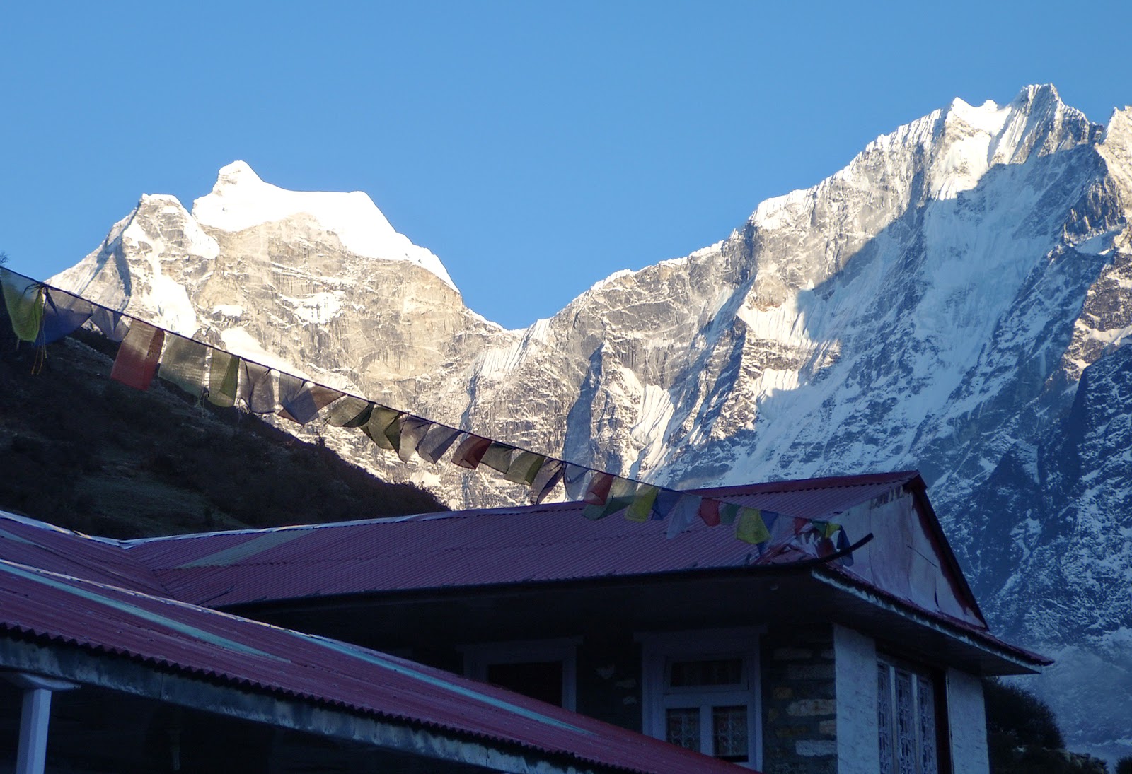 Эверест и Гокио трек из Phaplu в мае 2009 г. Фото.