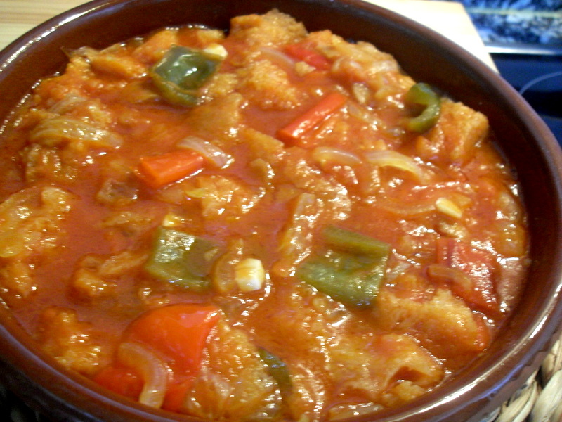 Sopa de tomate y verduras extremeña.