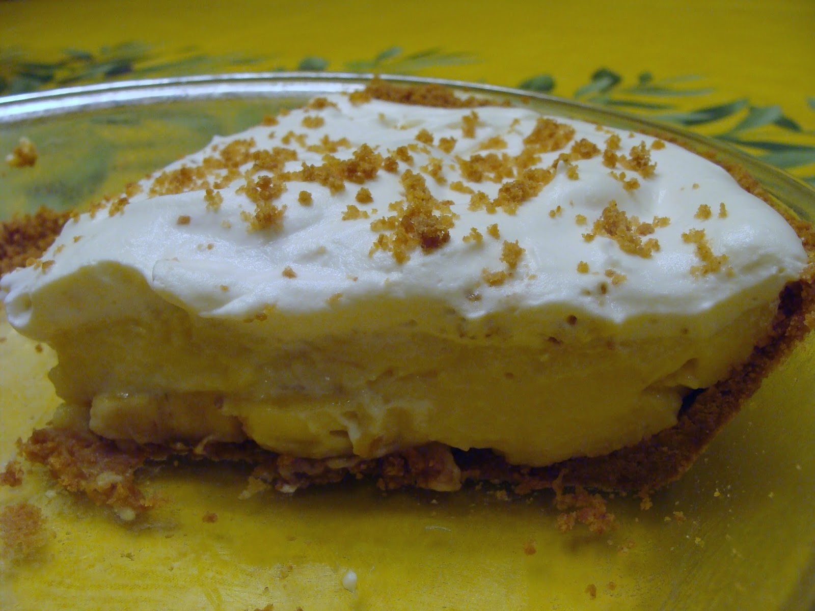 Mennonite Girls Can Cook Quick and Easy Banana Cream Pie
