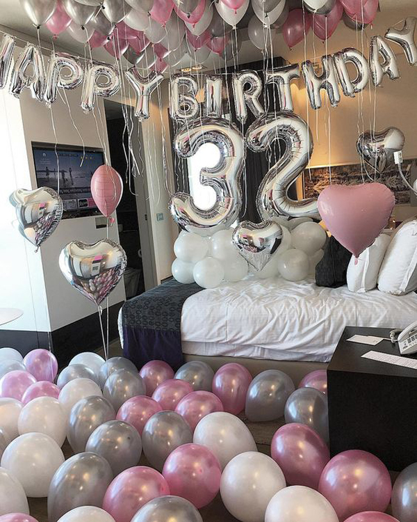 27 Most Romantic Birthday Bedrooms, How To Decorate A Birthday Room For Boyfriend