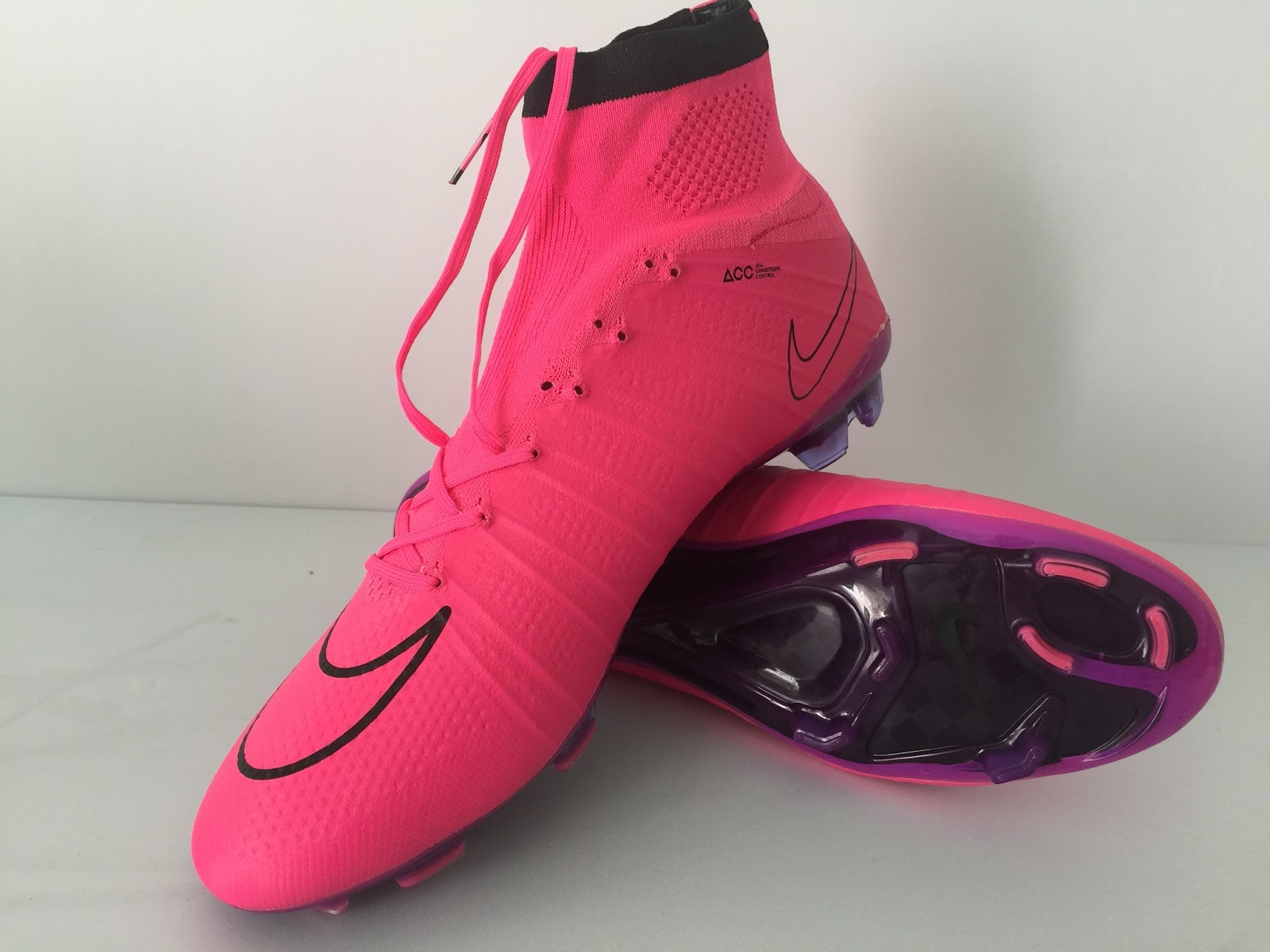 pink ronaldo boots