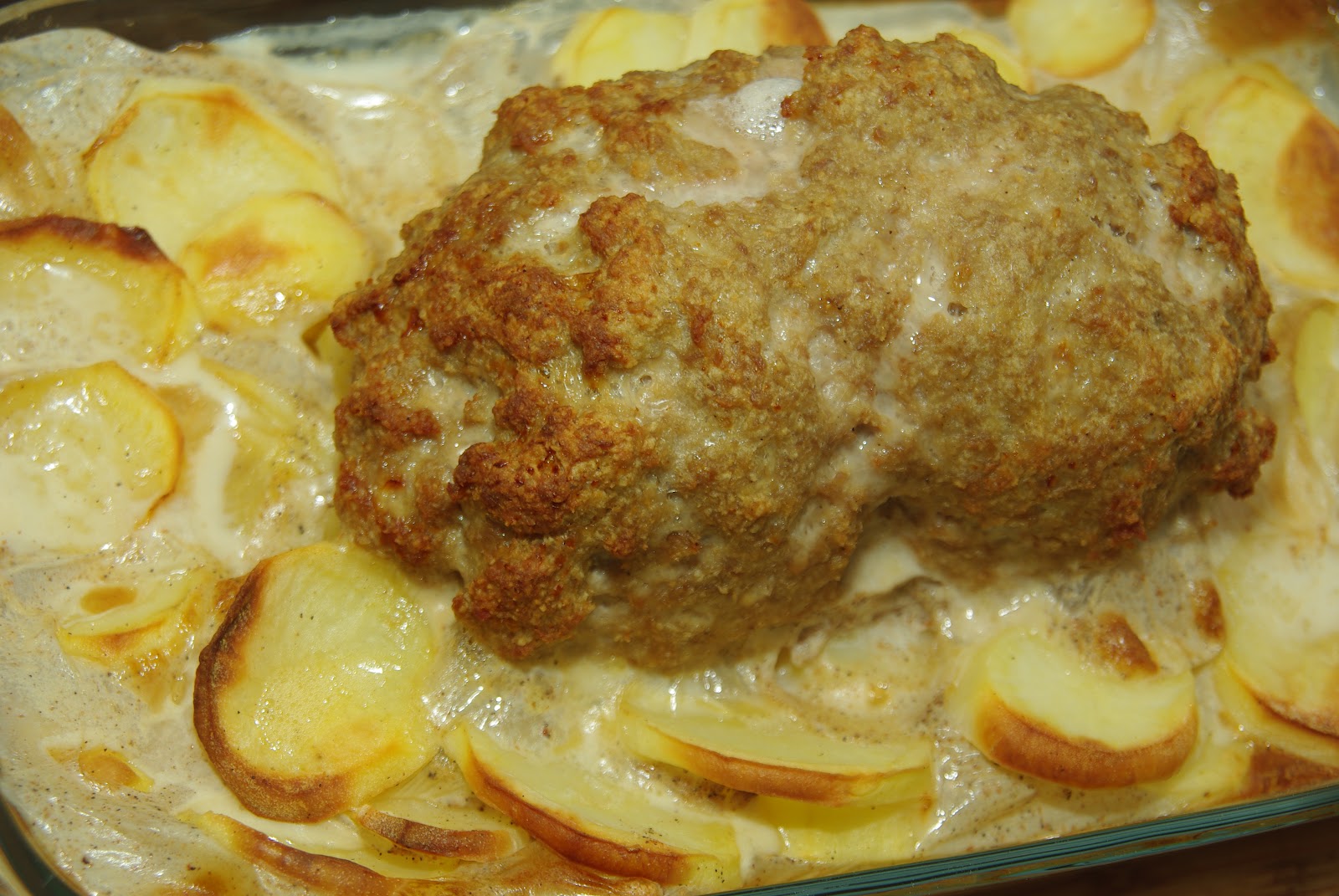 Baking - Cooking - Fun: Hackbraten auf Kartoffeln