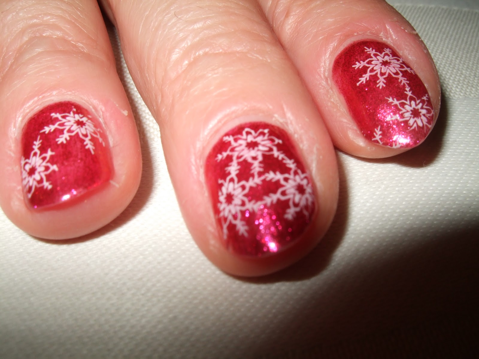 Oooooh Pretty Christmas Nails Snowflakes!