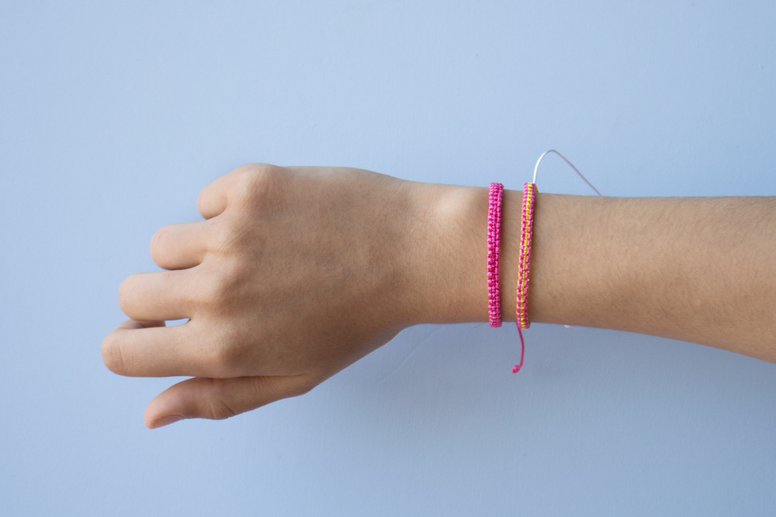 How to Make a Basic Square Knot Bracelet — Curly Made