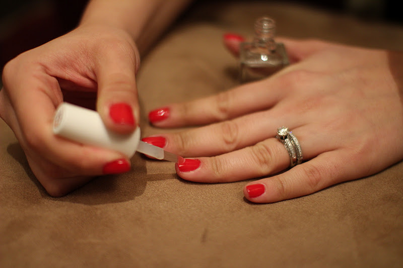 PooLovesBoo: Classic Red Nails With 
