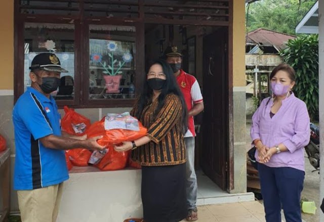 Pendidikan Bahasa Inggris FBS Unima Peduli Minahasa Tenggara